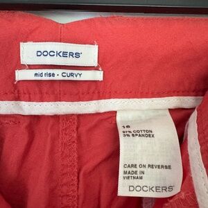 Size 16 Ladies Dockers Capris
